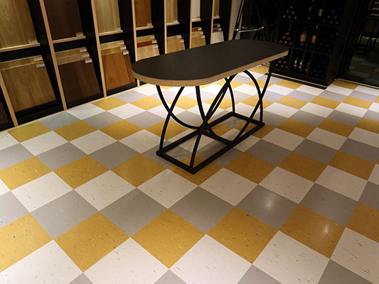 南亞塑膠地板適用於室內地磚地板、裝潢裝修。